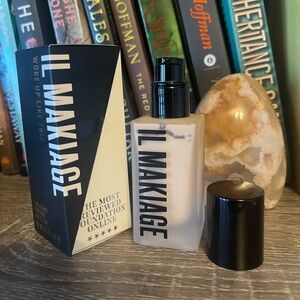 IL Makiage Woke Up Like This Foundation & Eye Liner